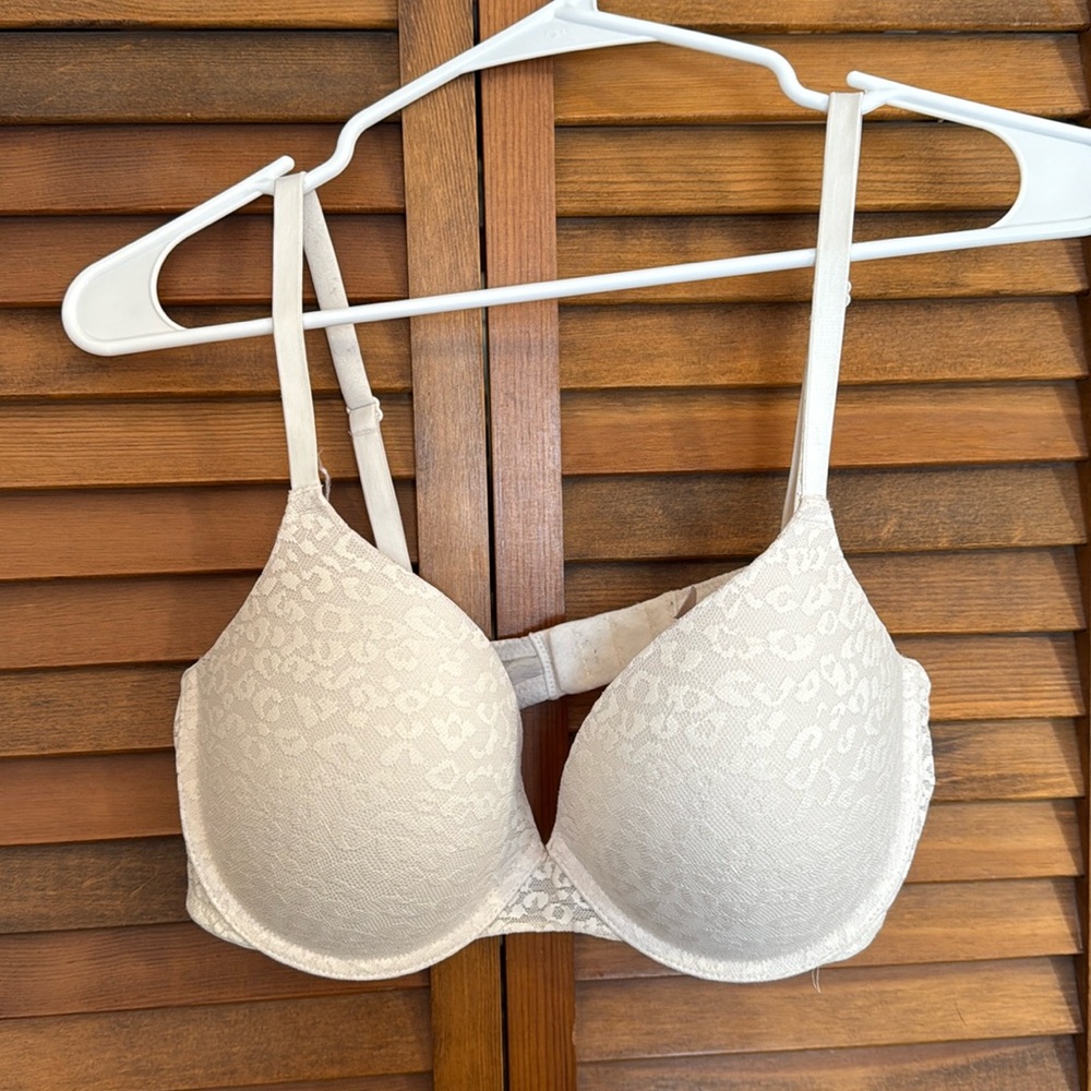 36D victoria’s Secret pink animal print white, where everywhere push-up bra.